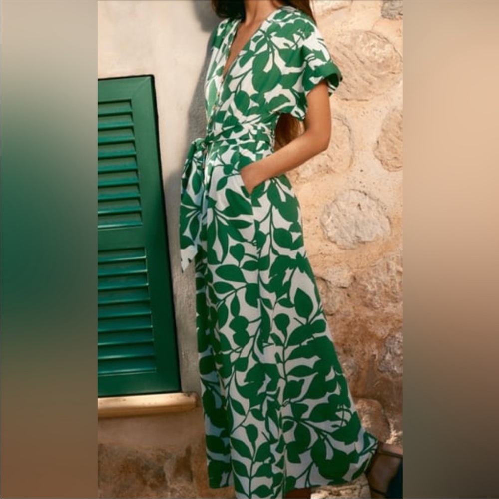 Zara Green and White Flutter Sleeve Maxi Sundress